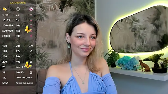 pretty little thing online show from 01.13.25