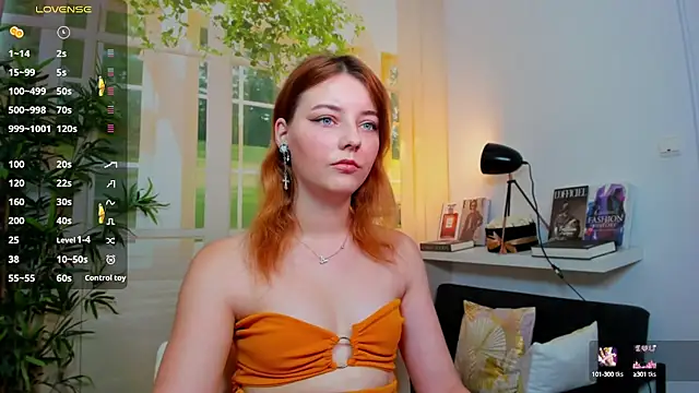 pretty little thing online show from 09.13.25