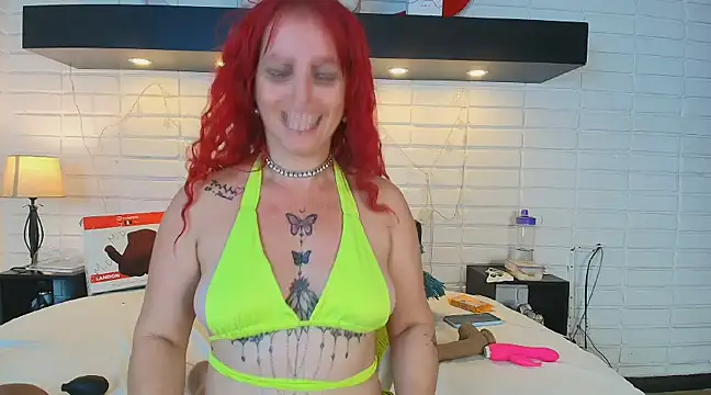 Snapshot of HannaBrave chatting on 03.02.25 HannaBrave online show from 03.02.25