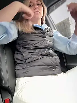 Snapshot of Crazy-Rosa chatting on 02.26.25 Crazy-Rosa online show from 02.26.25