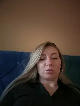 Snapshot of Crazy-Rosa chatting on 03.15.25 Crazy-Rosa online show from 03.15.25