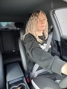 Snapshot of Crazy-Rosa chatting on 03.16.25 Crazy-Rosa online show from 03.16.25