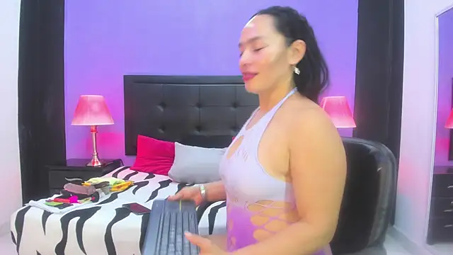 MaduraLuciana online show from 01.10.25