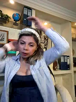 Snapshot of Cata_Office-12 chatting on 12.28.24 Cata Office-12 online show from 12.28.24