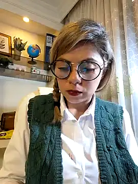 Snapshot of Cata_Office-12 chatting on 01.28.25 Cata Office-12 online show from 01.28.25