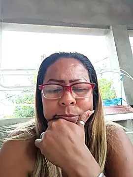Snapshot of Afroditabichota chatting on 03.20.25 Afroditabichota online show from 03.20.25
