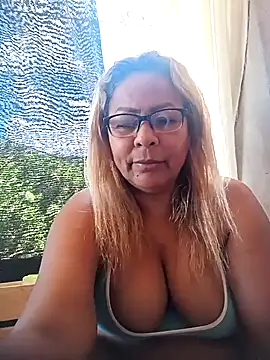Snapshot of Afroditabichota chatting on 09.21.25 Afroditabichota online show from 09.21.25