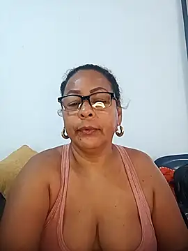 Snapshot of Afroditabichota chatting on 11.03.25 Afroditabichota online show from 11.03.25