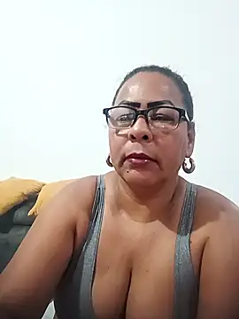 Snapshot of Afroditabichota chatting on 11.04.25 Afroditabichota online show from 11.04.25