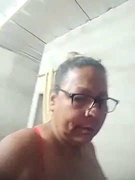 Snapshot of Afroditabichota chatting on 11.19.25 Afroditabichota online show from 11.19.25