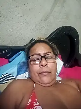 Snapshot of Afroditabichota chatting on 11.20.25 Afroditabichota online show from 11.20.25