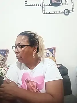 Snapshot of Afroditabichota chatting on 11.26.25 Afroditabichota online show from 11.26.25