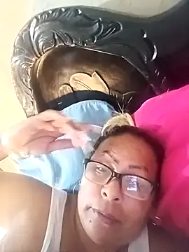 Snapshot of Afroditabichota chatting on 11.27.25 Afroditabichota online show from 11.27.25