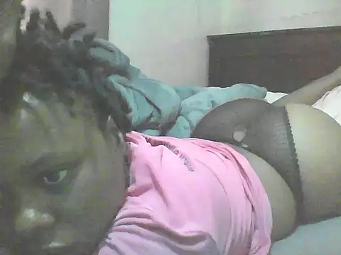 Snapshot of EBONYVANILLA02 chatting on 07.10.26 EBONYVANILLA02 online show from 07.10.26