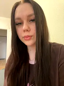 Marylallka5 online show from 11.20.25