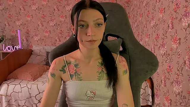 Lolly Haze online show from 10.20.25