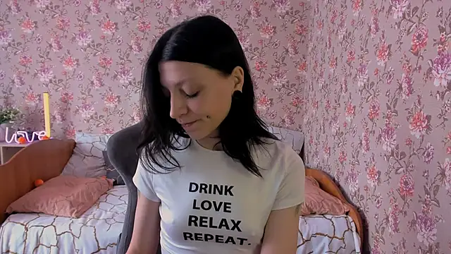 Lolly Haze online show from 11.15.25