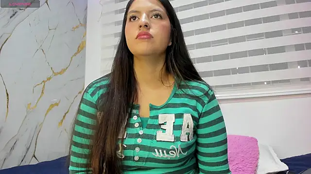 Snapshot of Sophie_Petit chatting on 12.05.24 Sophie Petit online show from 12.05.24