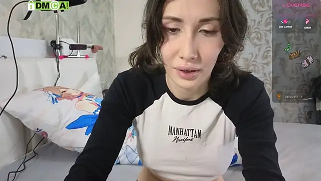 Snapshot of KawaiiNullify chatting on 09.30.25 KawaiiNullify online show from 09.30.25