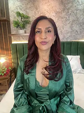 MonicaMoret online show from 06.27.26