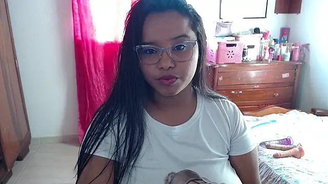 Snapshot of AINARA__STONE chatting on 12.29.24 AINARA STONE online show from 12.29.24