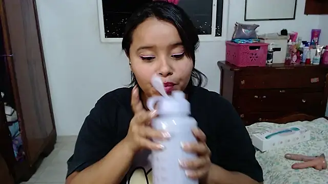 Snapshot of AINARA__STONE chatting on 12.30.24 AINARA STONE online show from 12.30.24