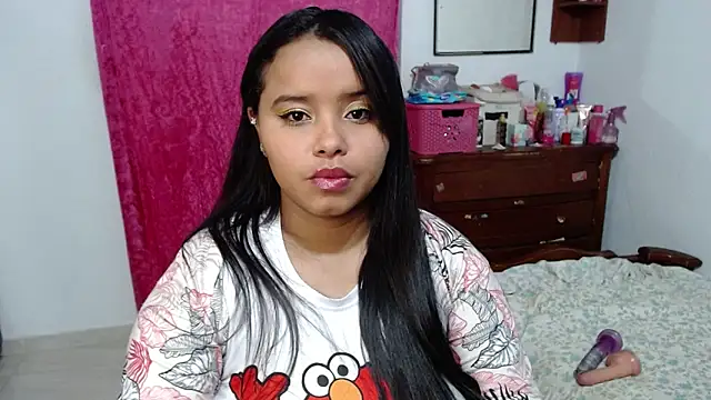 Snapshot of AINARA__STONE chatting on 12.31.24 AINARA STONE online show from 12.31.24