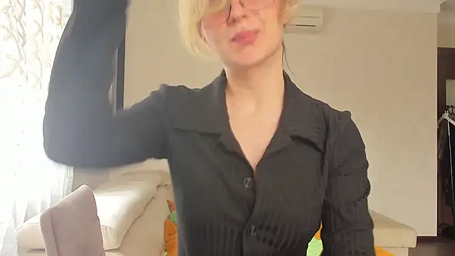 Lilith lutherlow online show from 05.31.26