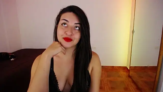 Snapshot of moritalatina chatting on 10.12.25 moritalatina online show from 10.12.25