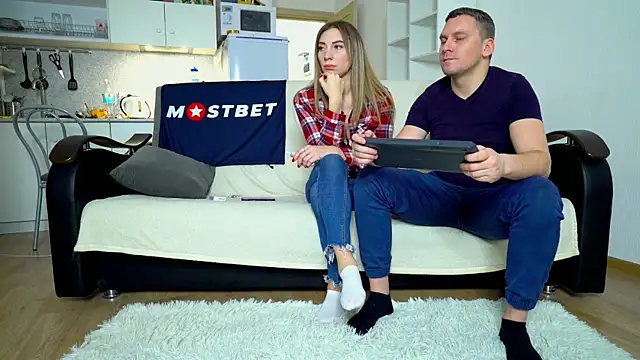 Snapshot of littlesweettifany chatting on 01.14.25 littlesweettifany online show from 01.14.25