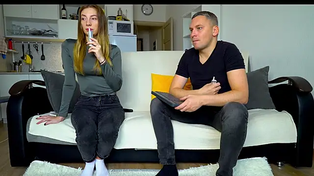 Snapshot of littlesweettifany chatting on 10.14.25 littlesweettifany online show from 10.14.25