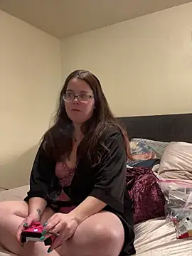 Snapshot of FreakNastyLacie chatting on 02.21.25 FreakNastyLacie online show from 02.21.25