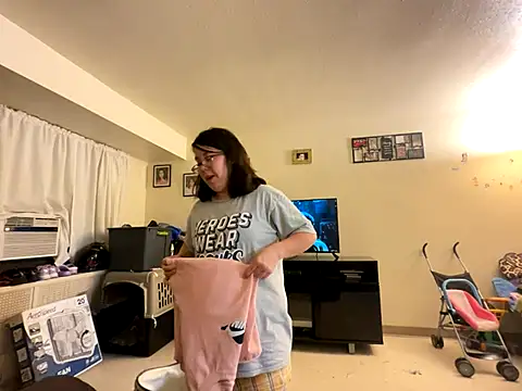Snapshot of FreakNastyLacie chatting on 09.22.25 FreakNastyLacie online show from 09.22.25