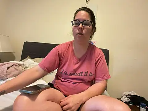 Snapshot of FreakNastyLacie chatting on 10.07.25 FreakNastyLacie online show from 10.07.25