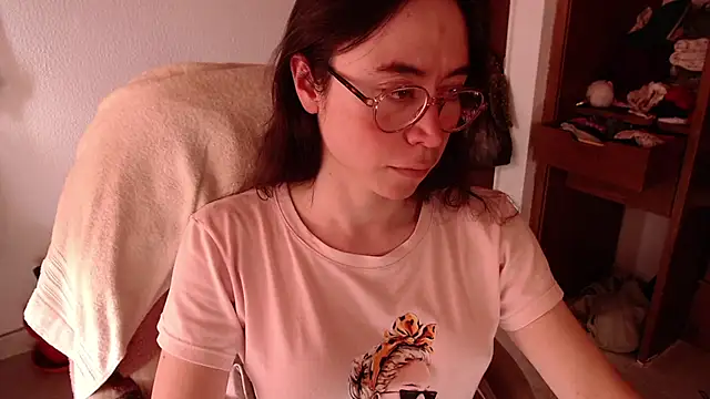 emily pearl  online show from 11.10.25