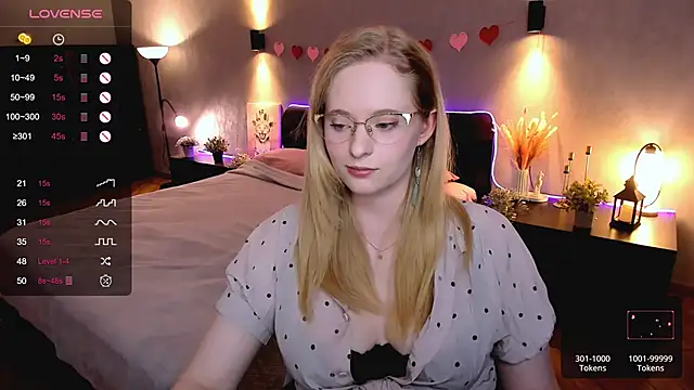 Aemilia  online show from 10.03.25