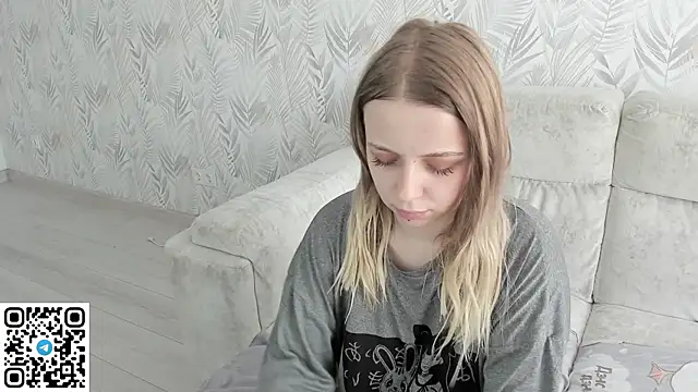 Alice Halle online show from 06.03.26