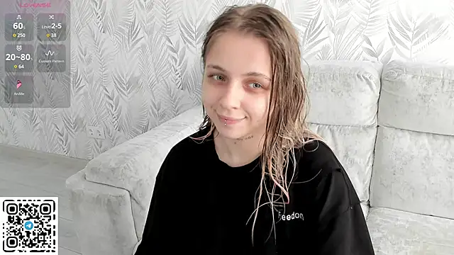 Snapshot of Alice_Halle chatting on 06.11.26 Alice Halle online show from 06.11.26