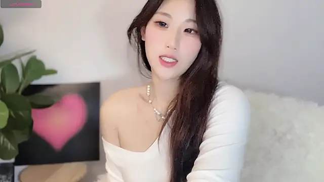 Snapshot of Chu-Chu-99 chatting on 02.22.25 Chu-Chu-99 online show from 02.22.25