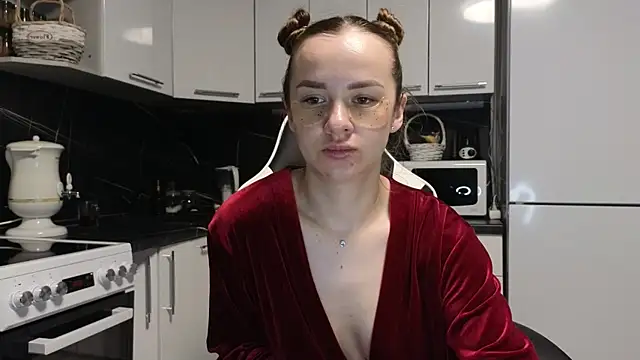 Snapshot of Strip-Lady chatting on 02.10.25 Strip-Lady online show from 02.10.25