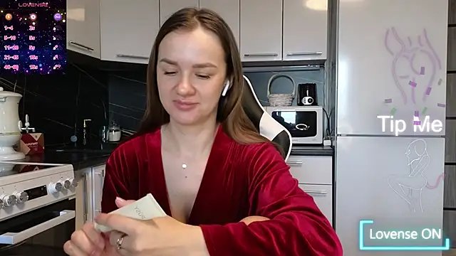 Snapshot of Strip-Lady chatting on 03.20.25 Strip-Lady online show from 03.20.25