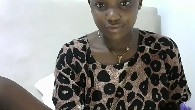 Snapshot of Latiffagodess chatting on 09.24.25 Latiffagodess online show from 09.24.25