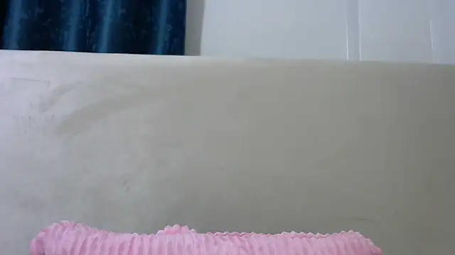 Snapshot of Latiffagodess chatting on 10.30.25 Latiffagodess online show from 10.30.25