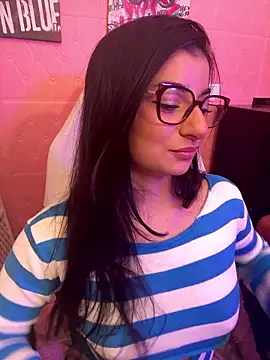 Snapshot of ZoeZayd chatting on 01.12.26 ZoeZayd online show from 01.12.26