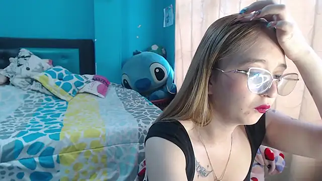 Liaroberts1 online show from 02.08.25