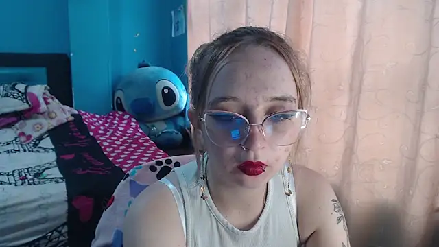 Liaroberts1 online show from 02.10.25