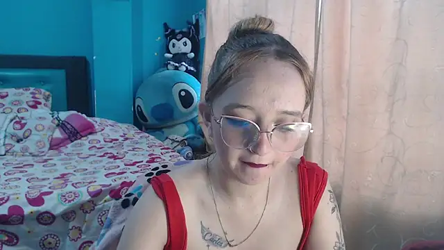 Liaroberts1 online show from 02.26.25