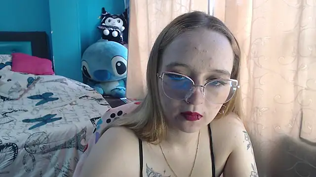 Liaroberts1 online show from 03.11.25