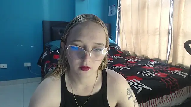 Liaroberts1 online show from 09.20.25