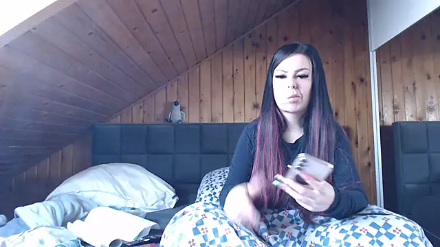 BoeseMoni1998 online show from 10.18.25